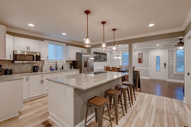 Kitchen 2 - 410 E Trinity Ln