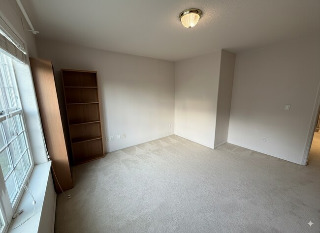 Building Photo - 4630 NW White Mountain Terrace