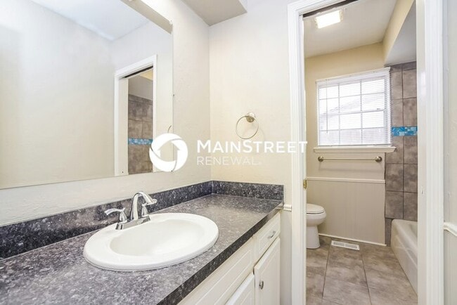 Building Photo - 3 Bedroom Pet-Friendly Home in OKLAHOMA CITY, OK with Main Street Renewal