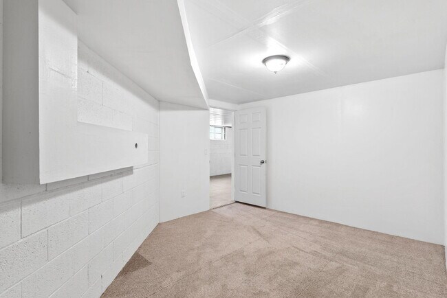Building Photo - 1209 Paisano St NE