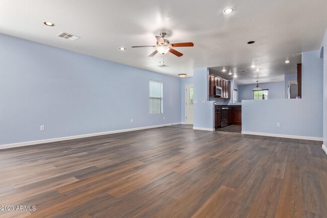 Building Photo - 36532 W Barcelona Ln