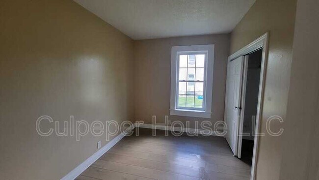 Building Photo - 2320 Mellwood Ave