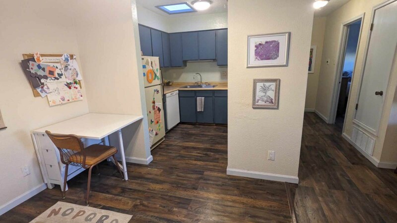 Building Photo - 2900 Palo Verde Dr NE