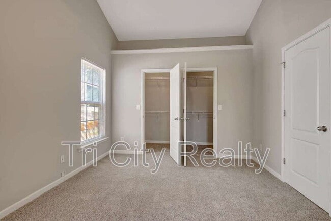 Building Photo - 342 Hunterian Pl