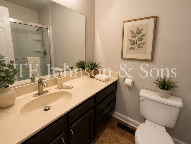 Building Photo - Charming One Level 3 Bedroom Home with Fenced Yard, Garage, and Deck