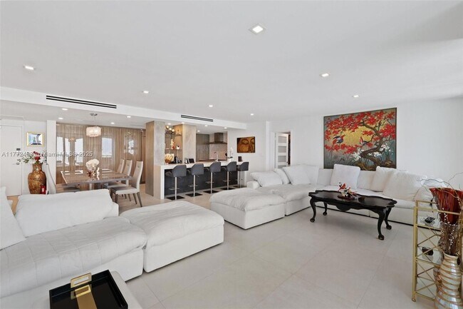Building Photo - 5401 Collins Ave