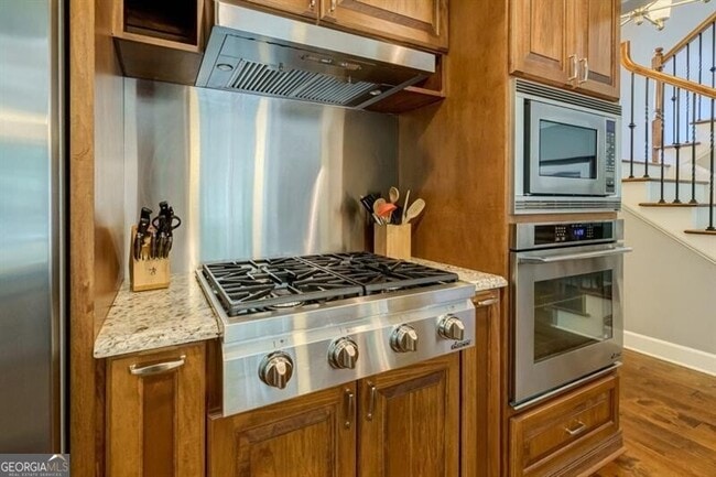 Building Photo - 947 Lenox Hill Ct NE