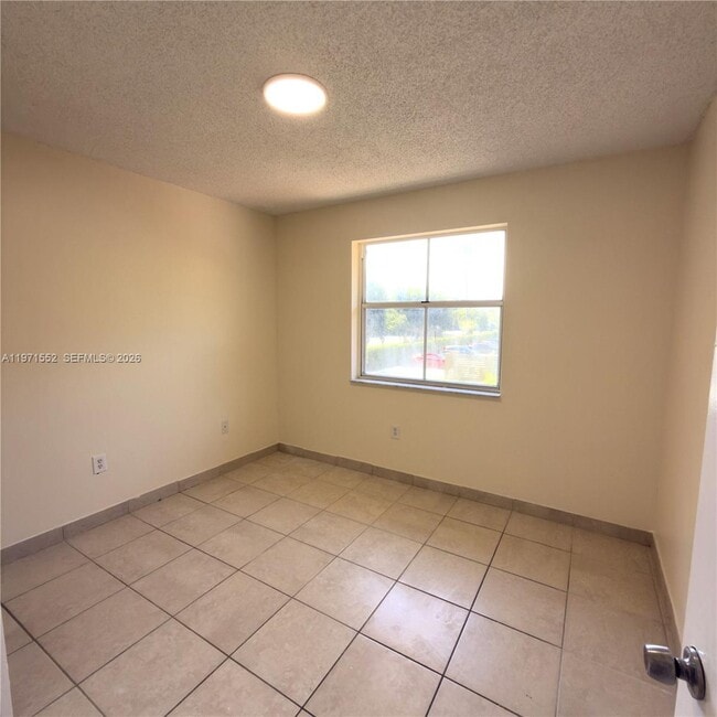 Building Photo - 451 NE 136th St