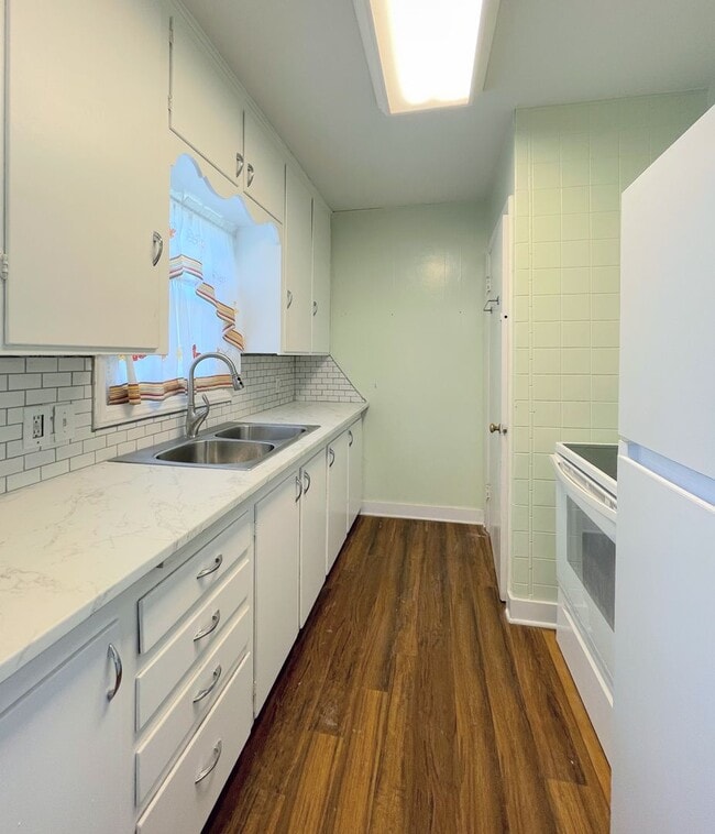 Building Photo - 2 bedroom home with finished basement