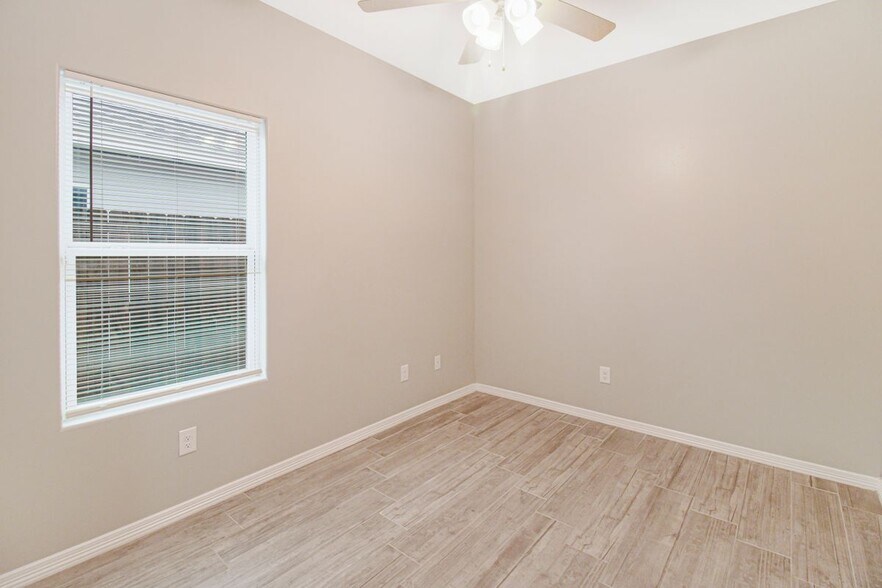 Building Photo - 1809 Stauffers St