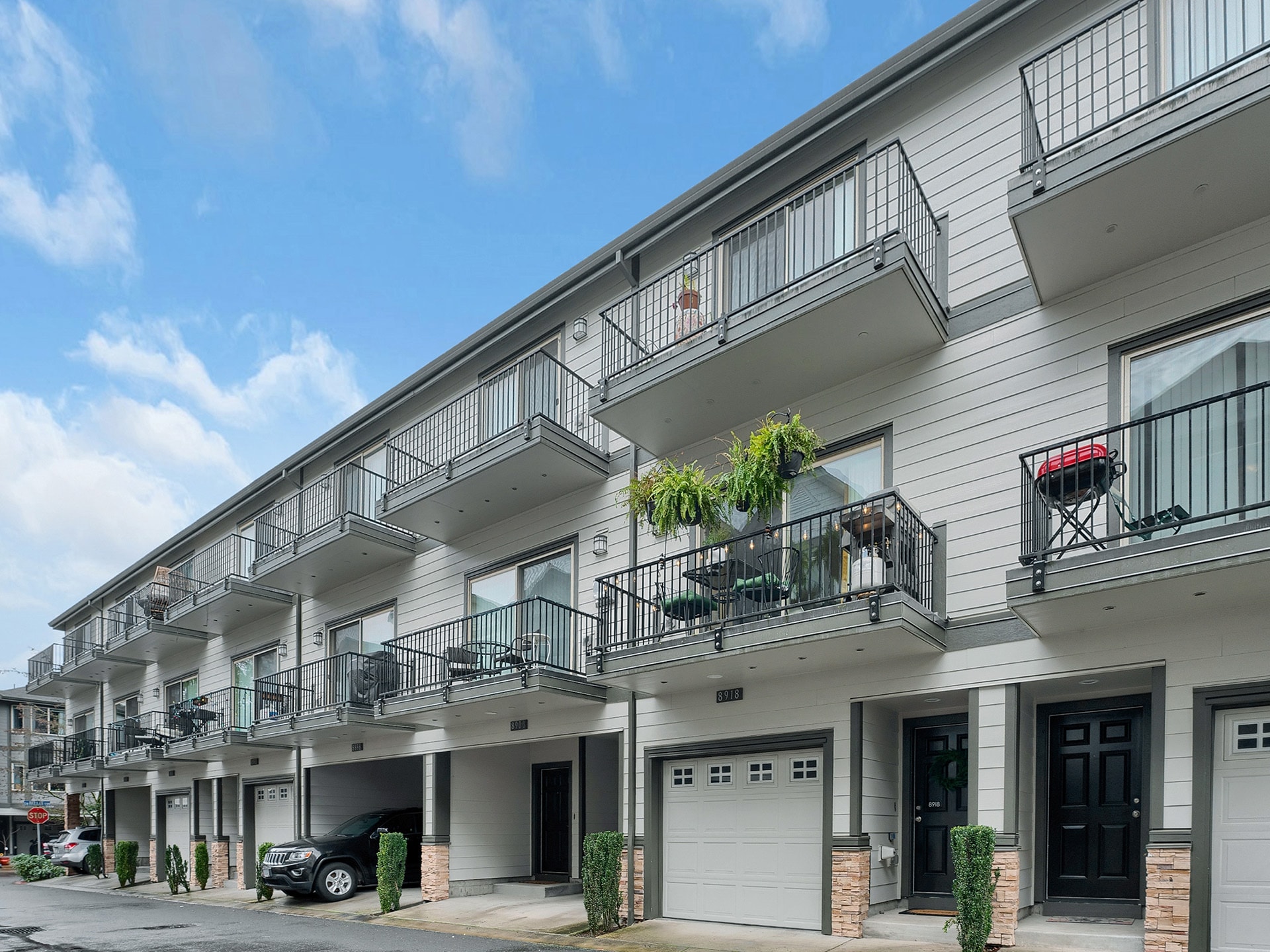 Building Photo - 8918 SW Elena Ln