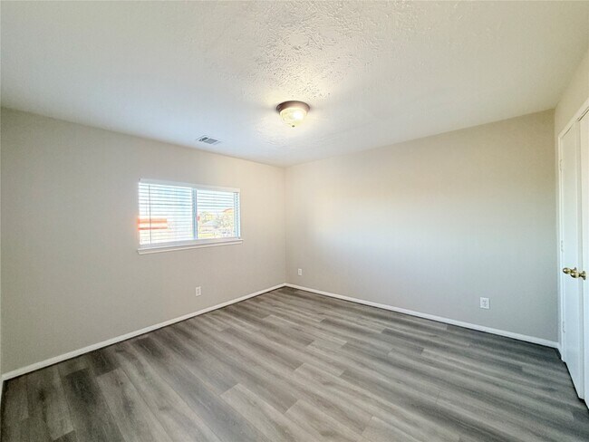 Building Photo - 5730 Landon Creek Ln