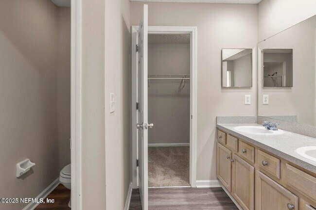 Building Photo - 3924 Victoria Landing Dr S