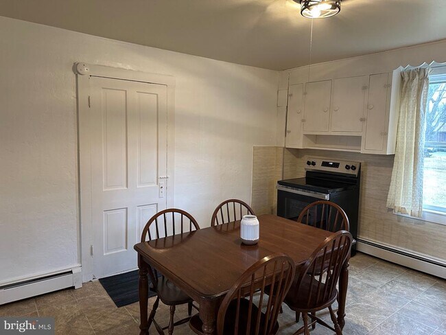 Building Photo - 15 Myers Rd