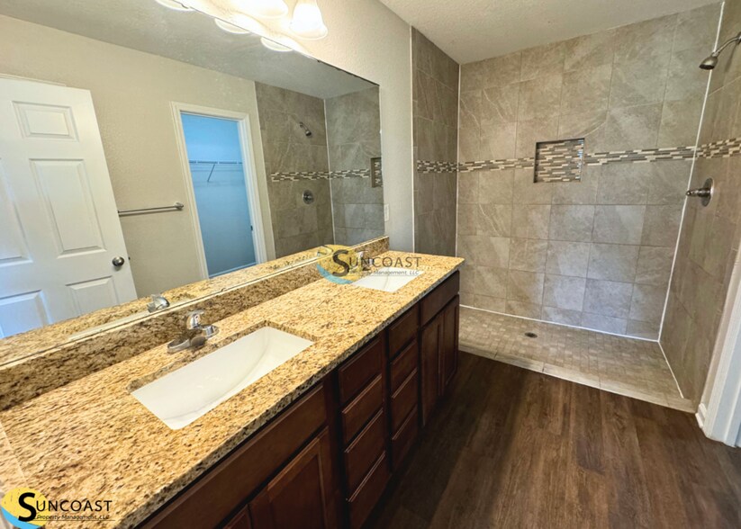 Building Photo - 8760 Kaye Ln
