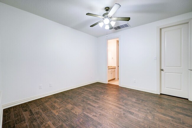 Building Photo - 14470 Summerleaf Ln