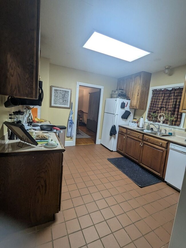 Building Photo - 4 bedroom 2 bath house in Blacksburg VA