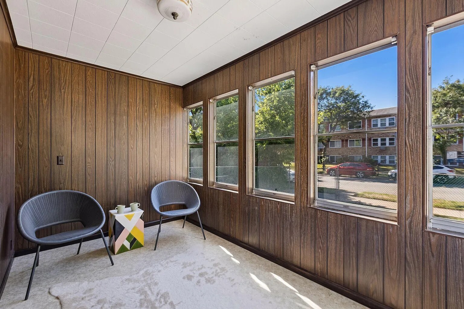 Building Photo - 409 6th St SE