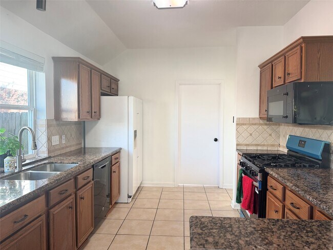 Building Photo - 3626 Stratford Town Ln