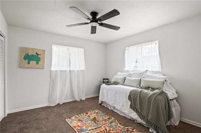 Building Photo - 4 Bedroom