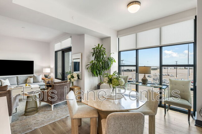 Building Photo - 5 Gadsdenboro St