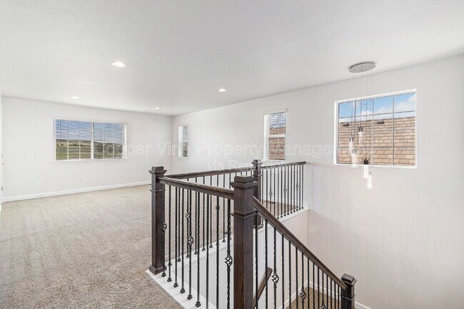 Building Photo - 3266 Yale Dr