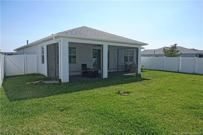 Building Photo - 14143 SW Safi Ter