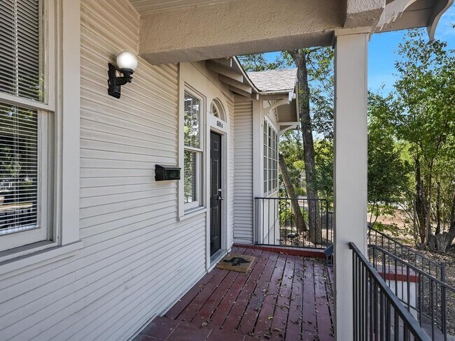 Building Photo - 2617 1/2 S 2nd St