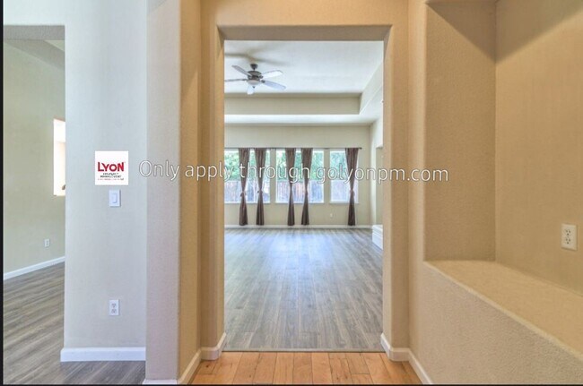 Building Photo - 4 br, 3.5 bath House - 390 Lanfranco Circle