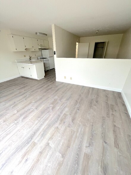 Building Photo - 147 Avenida Serra