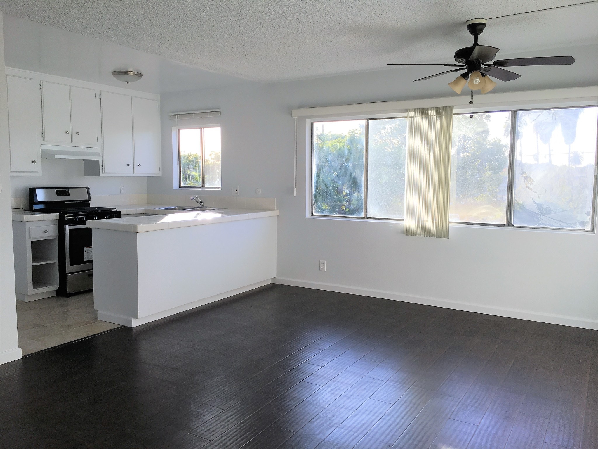 Dining Area - 603 N New Hampshire Ave