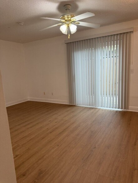 Building Photo - 3430 Sunrise Villas Ct N