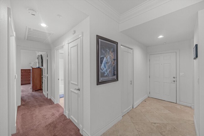 Building Photo - Meridian Luxury Condo in Resort Community ...