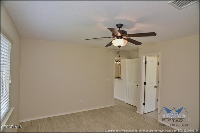 Building Photo - 14920 Tim Hardaway