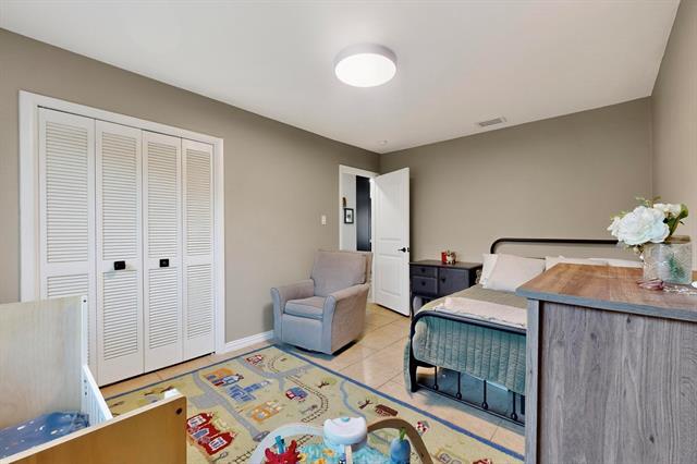 Building Photo - 10018 Olmos Dr