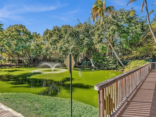 Building Photo - 101 Crandon Blvd