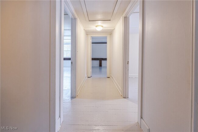 Building Photo - 15555 Munn Rd