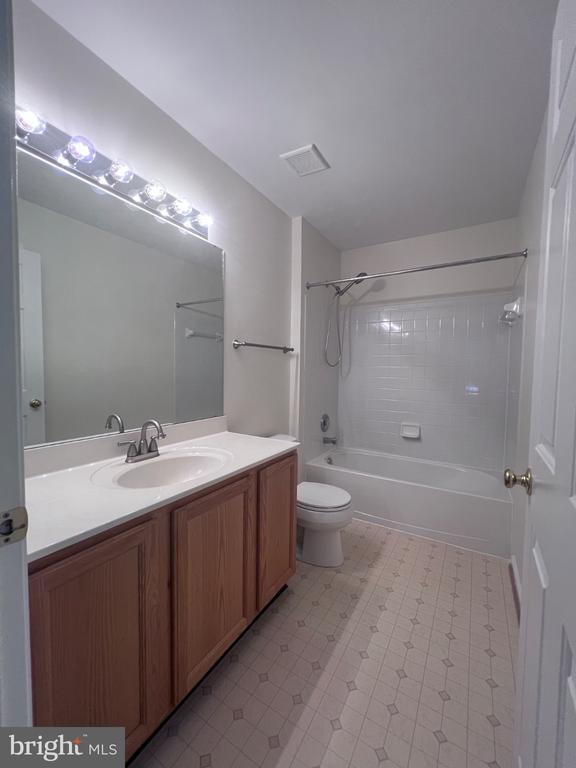 Building Photo - 17207 Sumac Ct