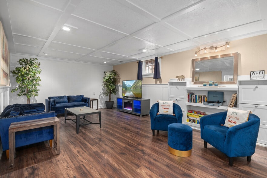 Building Photo - 2945 S Zurich Ct