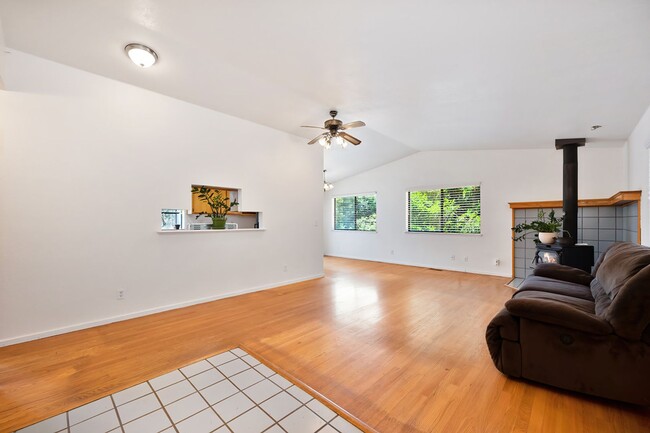 Building Photo - 3-Bedroom Home on a Foresthill Cul-de-Sac