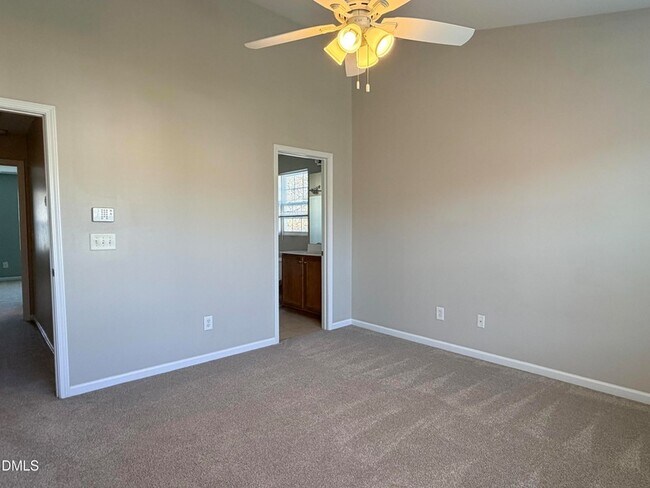 Building Photo - 651 Cupola Dr