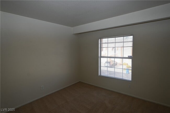 Building Photo - 8465 Blue Island Ave