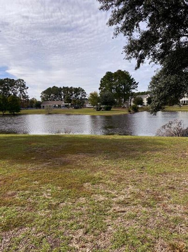 Building Photo - Welcome to Bluffton Park