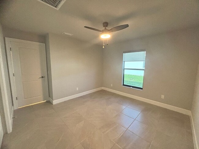 Building Photo - Modern 3 Bed, 2 Bath Home with Stylish Upgrades!