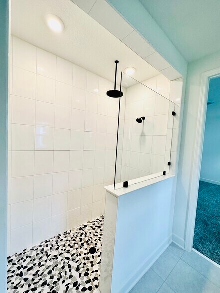 Building Photo - 207 Chalet Ct