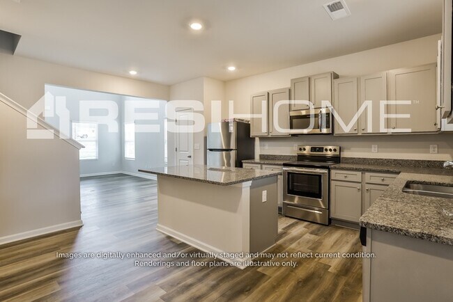 Building Photo - 17 Remington Ln