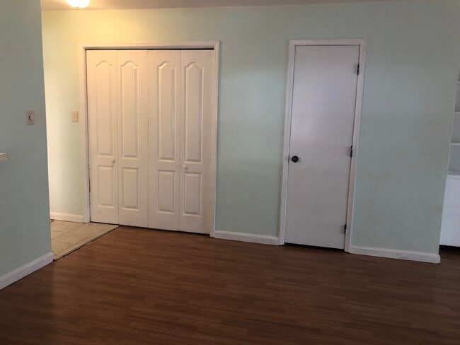 Building Photo - 2333 Ryan Pl