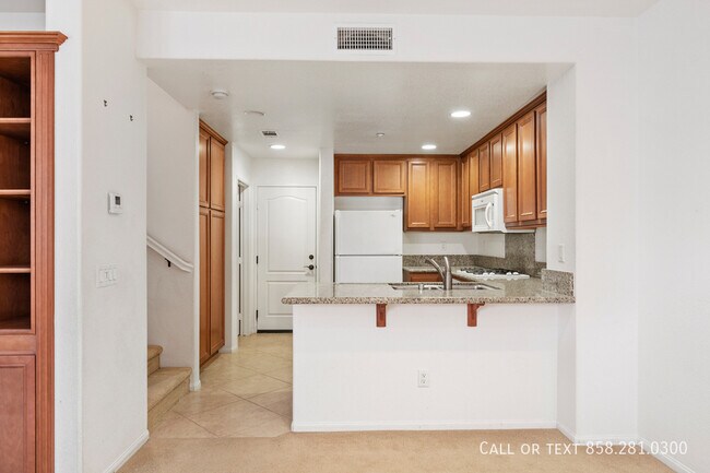 Building Photo - 17010 Calle Trevino