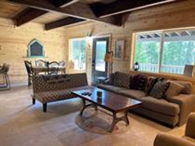 Building Photo - 3BR/2BA Mountain Home – 3–6 Month Lease in Long Barn, CA