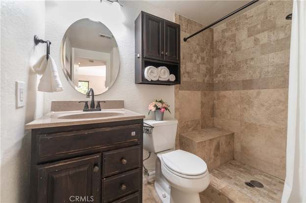 Building Photo - 22757 Lakeway Dr